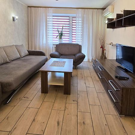 Home Hotel Apartments On Kontraktova Ploshcha Kijów Zewnętrze zdjęcie