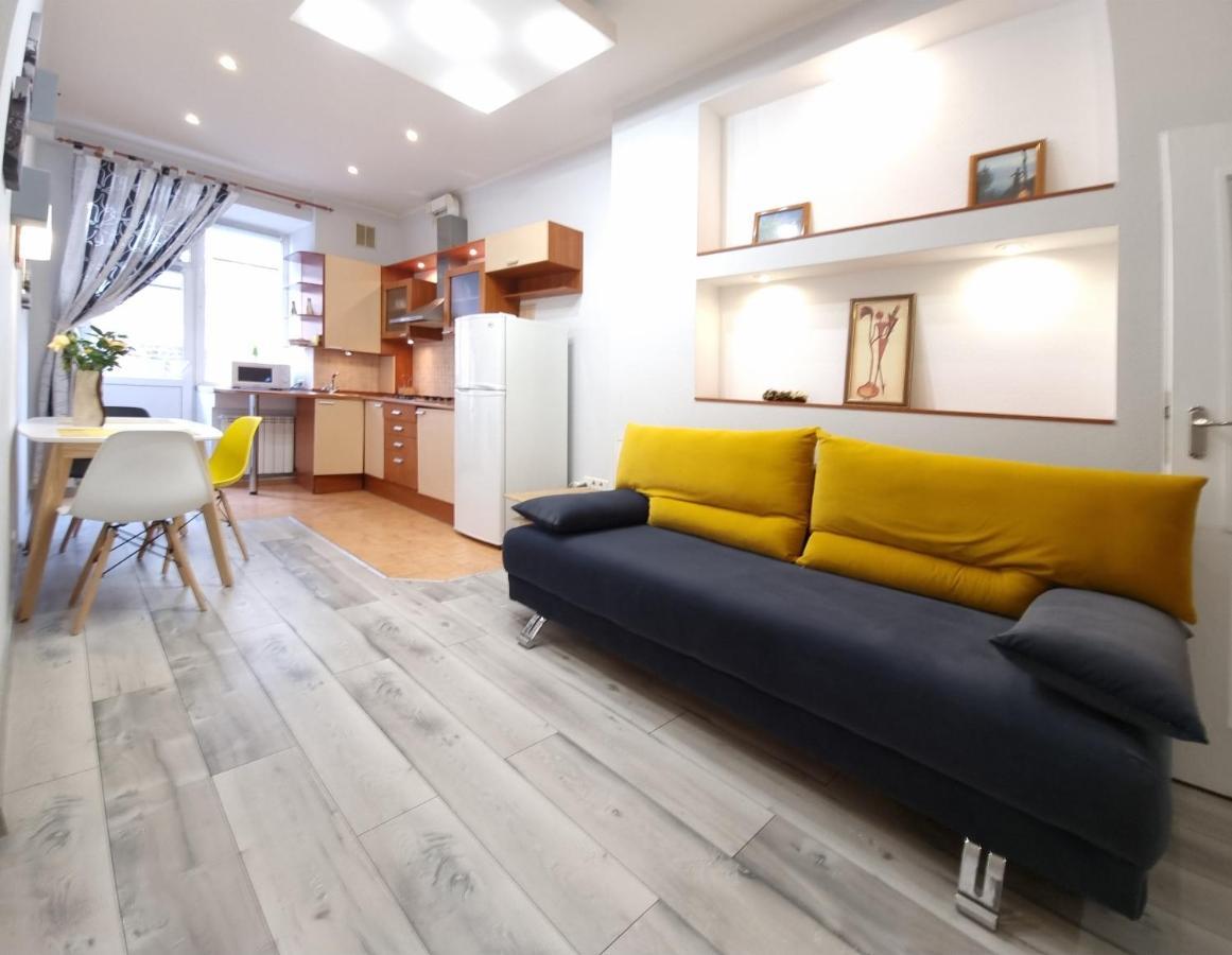Home Hotel Apartments On Kontraktova Ploshcha Kijów Zewnętrze zdjęcie