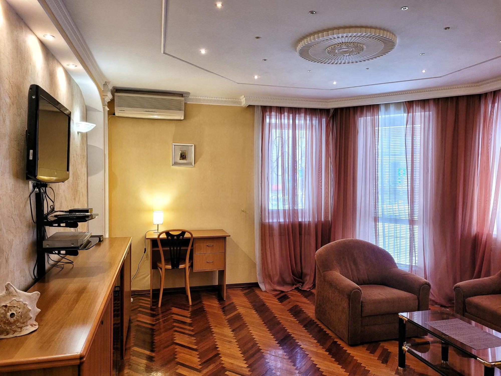 Home Hotel Apartments On Kontraktova Ploshcha Kijów Zewnętrze zdjęcie