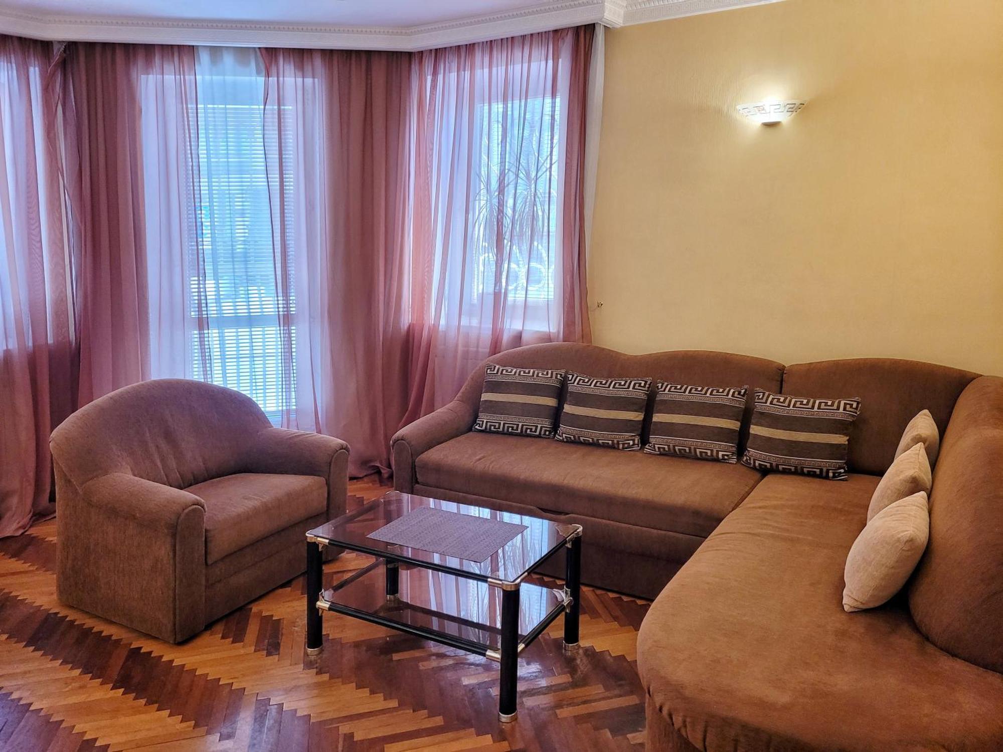 Home Hotel Apartments On Kontraktova Ploshcha Kijów Zewnętrze zdjęcie