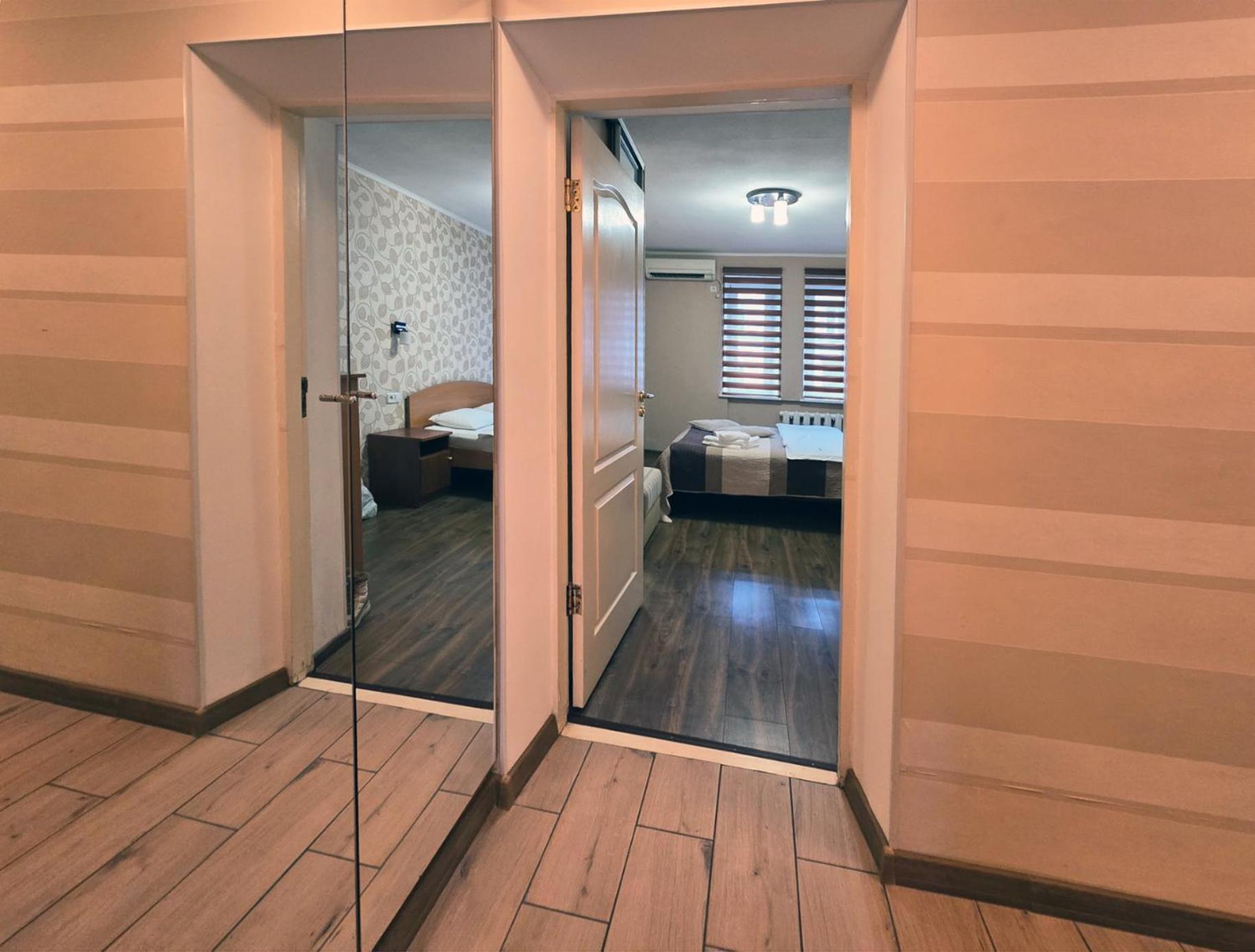 Home Hotel Apartments On Kontraktova Ploshcha Kijów Zewnętrze zdjęcie