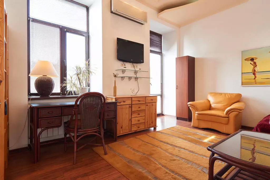 Home Hotel Apartments On Kontraktova Ploshcha Kijów Zewnętrze zdjęcie