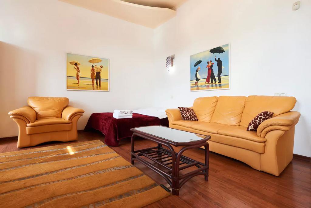 Home Hotel Apartments On Kontraktova Ploshcha Kijów Zewnętrze zdjęcie